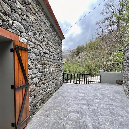 Traditional House Curral Das Freiras